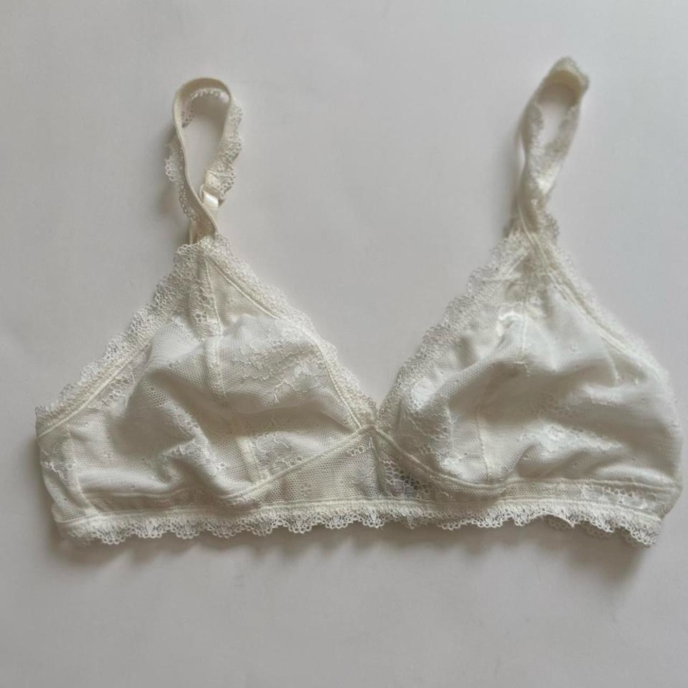 Forever 21 Elegant White Lace Trimmed Lace Bralette Size Small